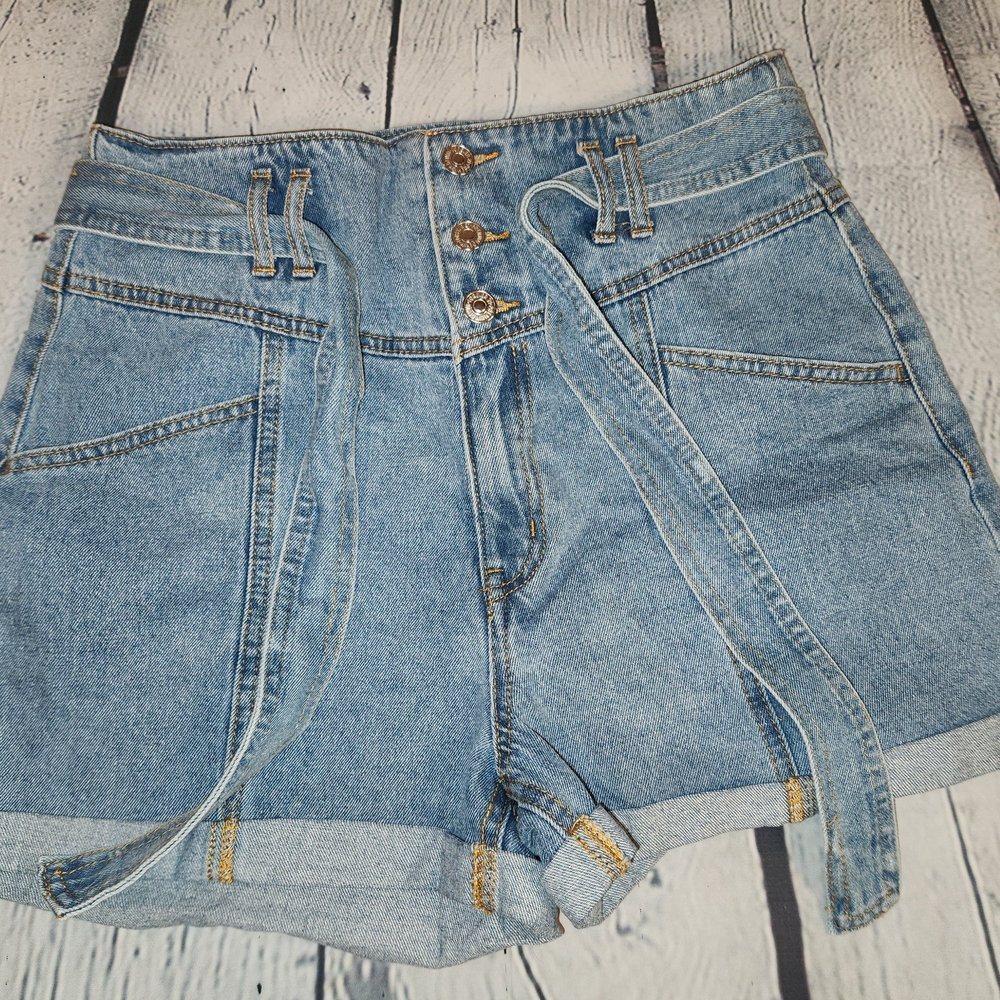 Forever 21 Light Blue Tie-Front Jean Shorts Sz 29 - Picture 2 of 6